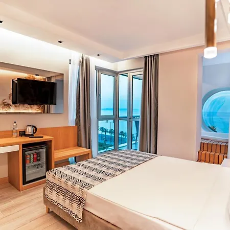 Pearly Hotel 3*